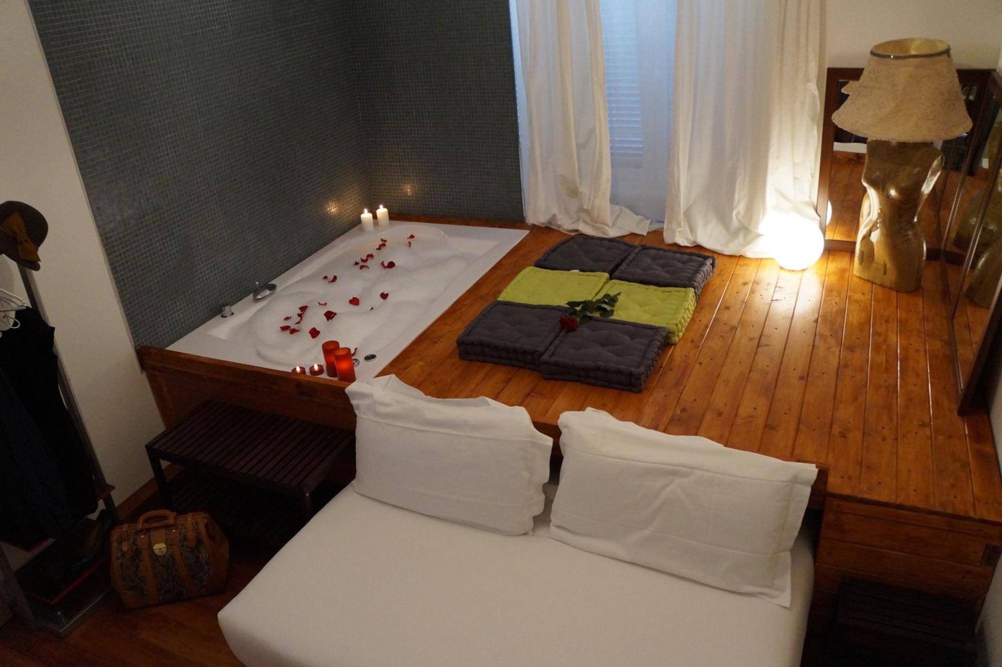 Jacuzzi Rooms — Foto 3