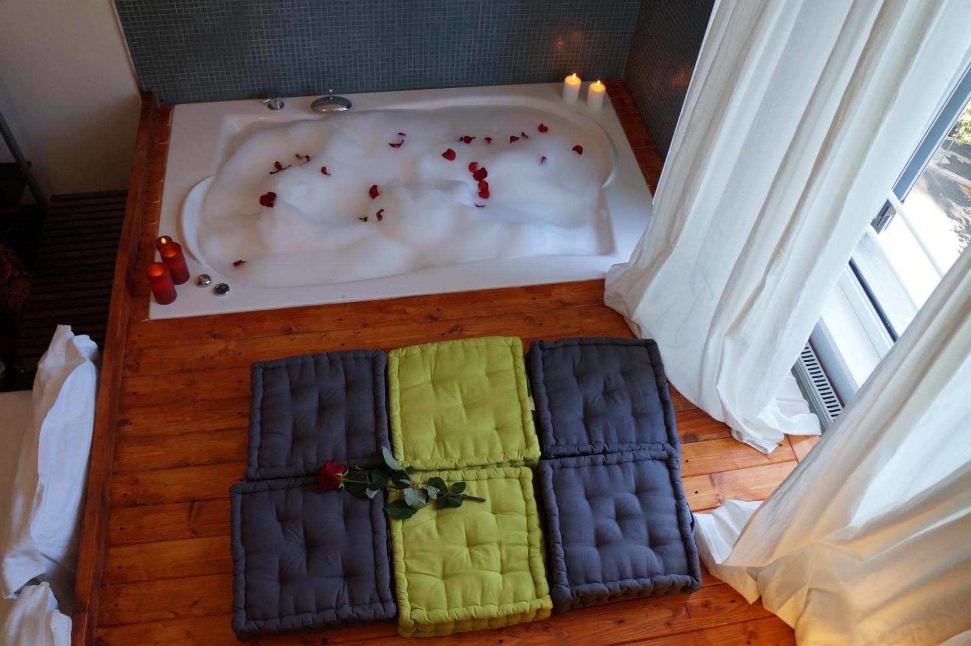 Jacuzzi Rooms — Foto 1
